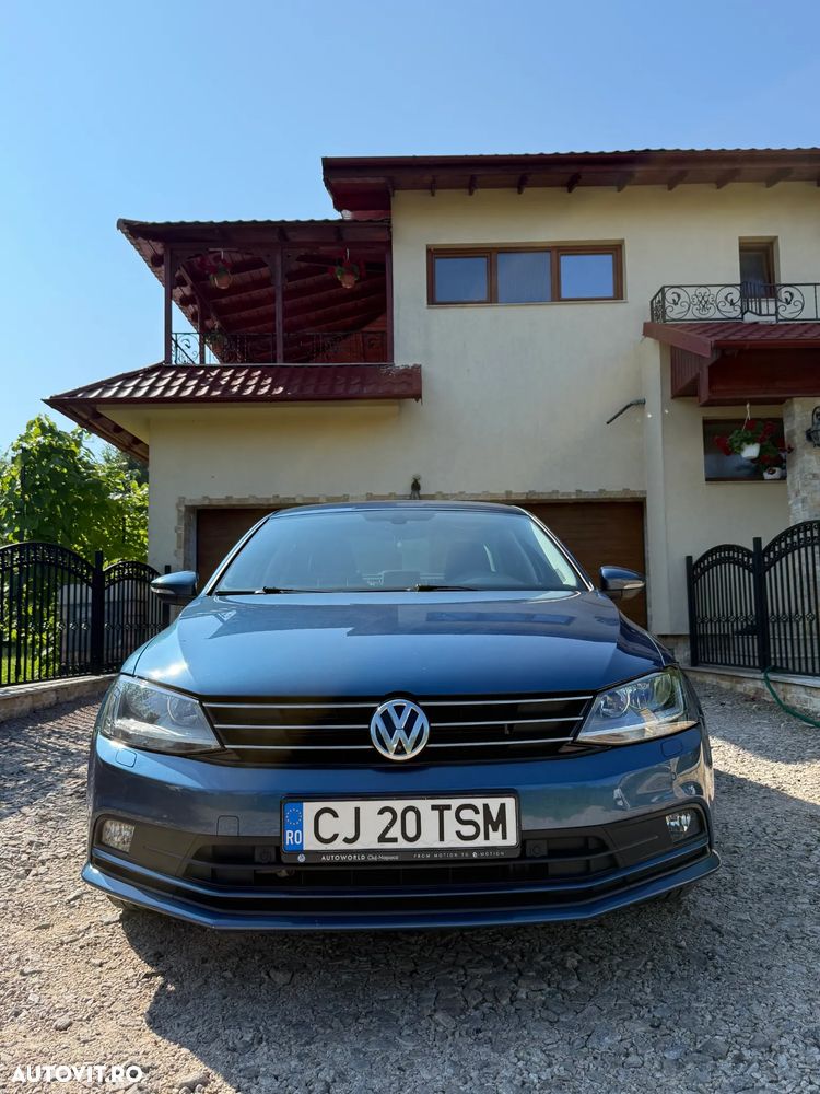 Volkswagen Jetta - 2