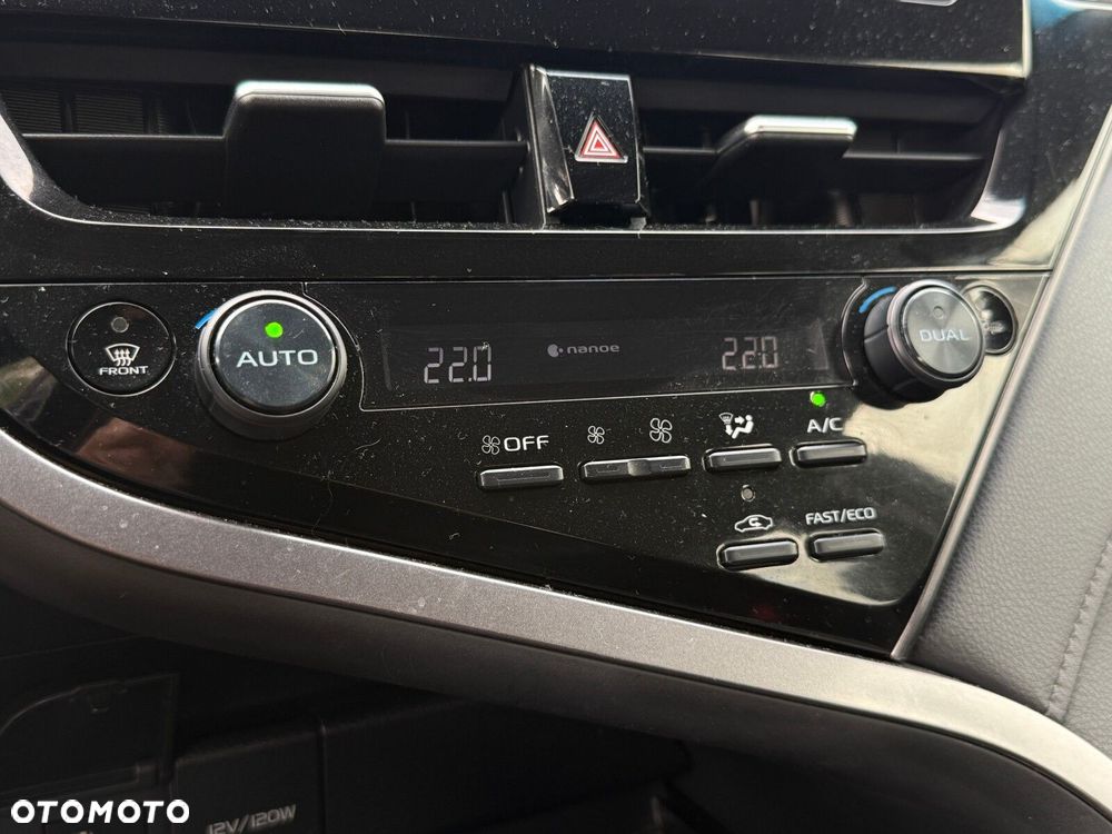 Toyota Camry - 24