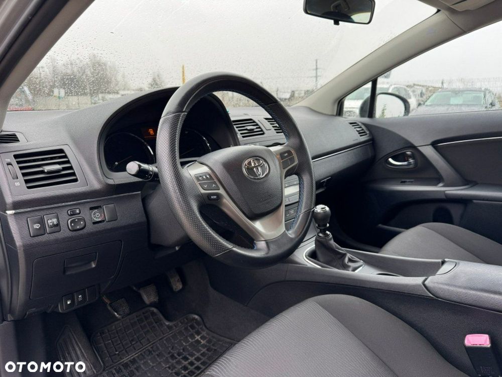 Toyota Avensis 1.8 Life - 10