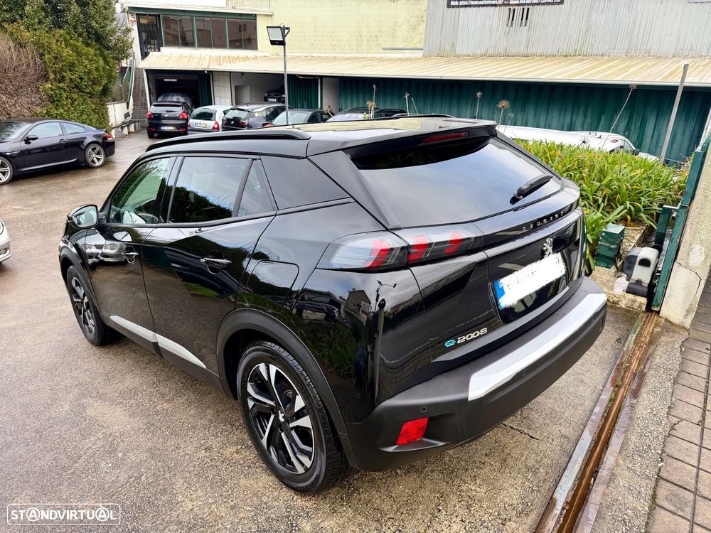 Peugeot e-2008 Allure - 6
