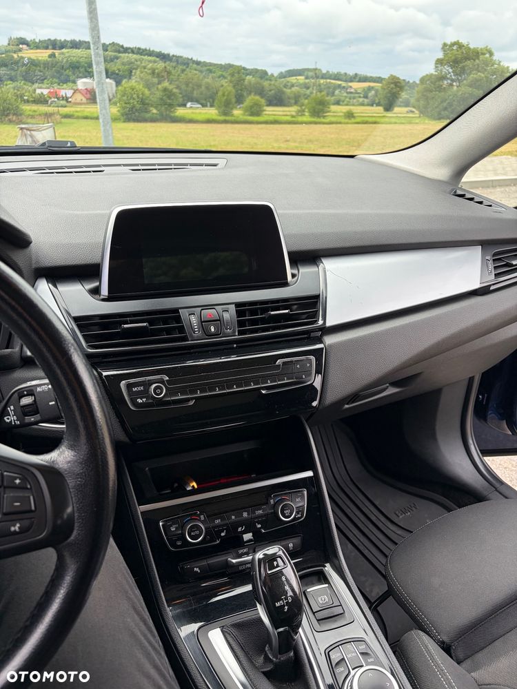 BMW Seria 2 218d - 17