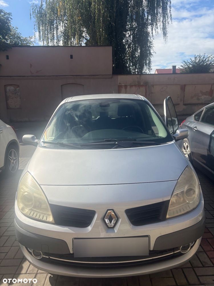 Renault Scenic - 1