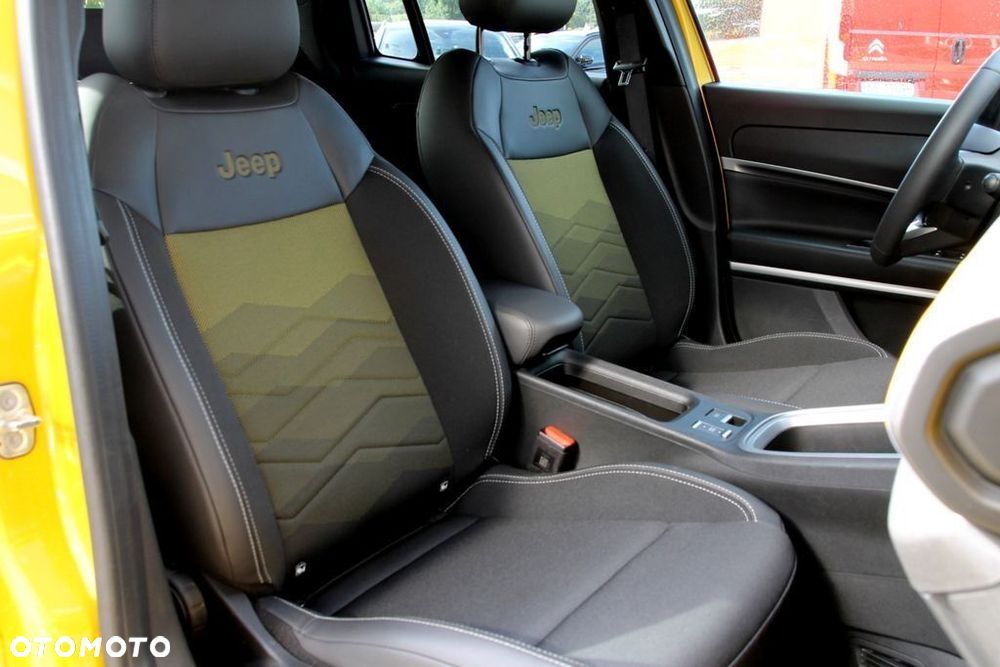 Jeep Avenger 54kWh Summit - 28