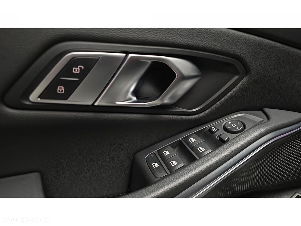 BMW Seria 3 - 30