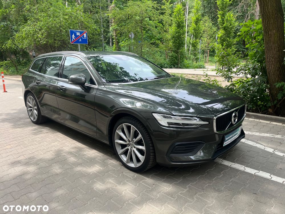 Volvo V60 T4 Momentum Pro - 2