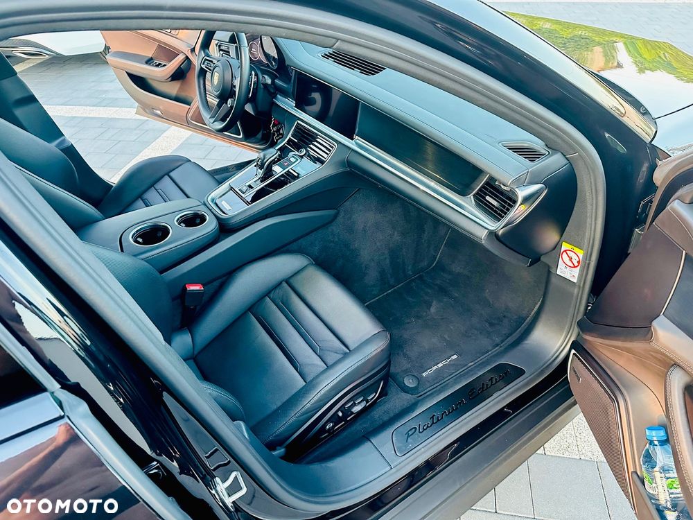 Porsche Panamera 4 E-Hybrid Platinum Edition - 12
