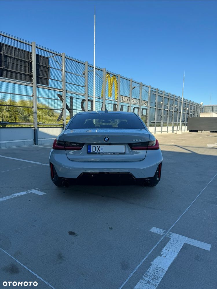 BMW Seria 3 330i M Sport - 3
