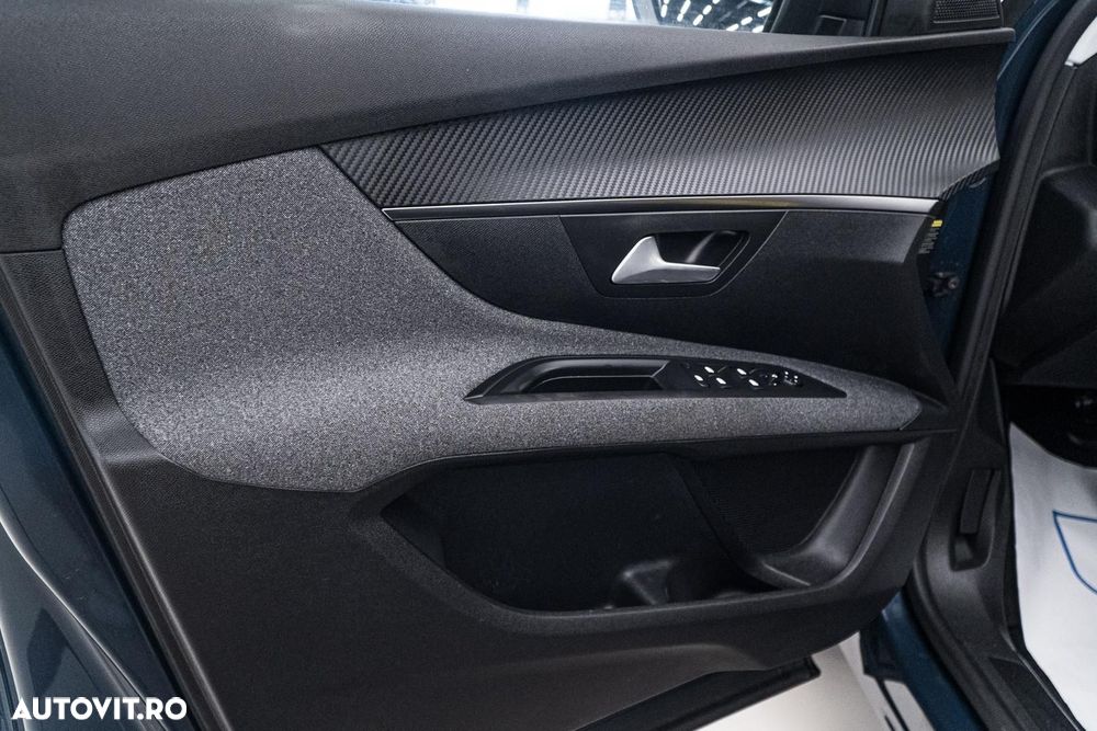Peugeot 5008 PureTech 130 EAT8 Stop & Start Allure Pack - 28