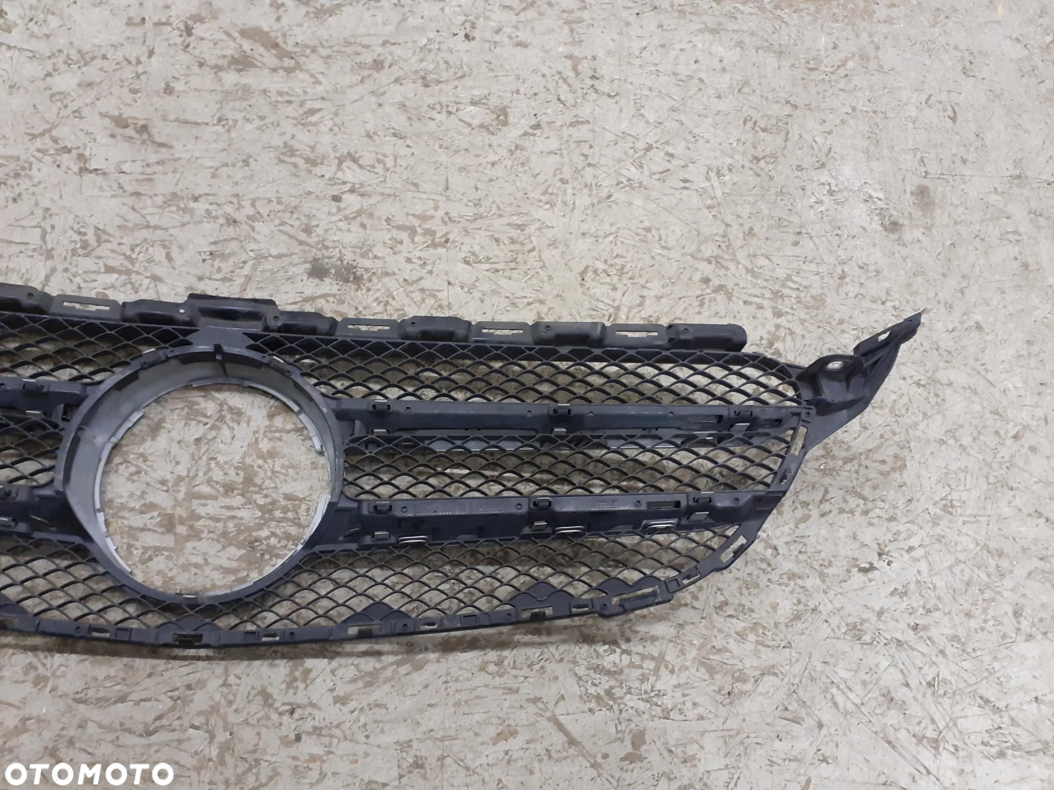 GRILL ATRAPA MERCEDES C-KLASA W205 A2058800183 2014-2018R CAŁY! - 5