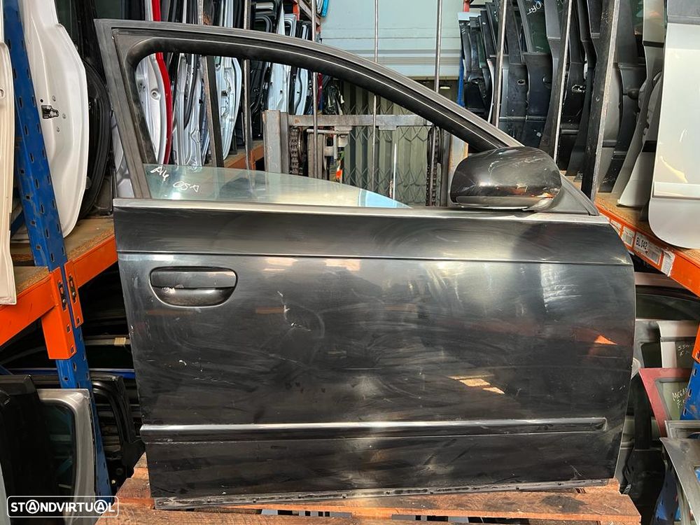 Porta frente direita Audi A4 ano 2005 - 1