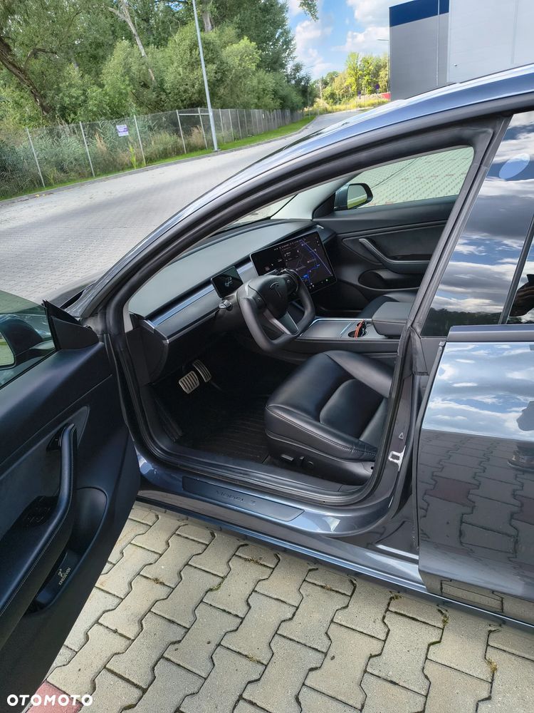 Tesla Model 3 - 12