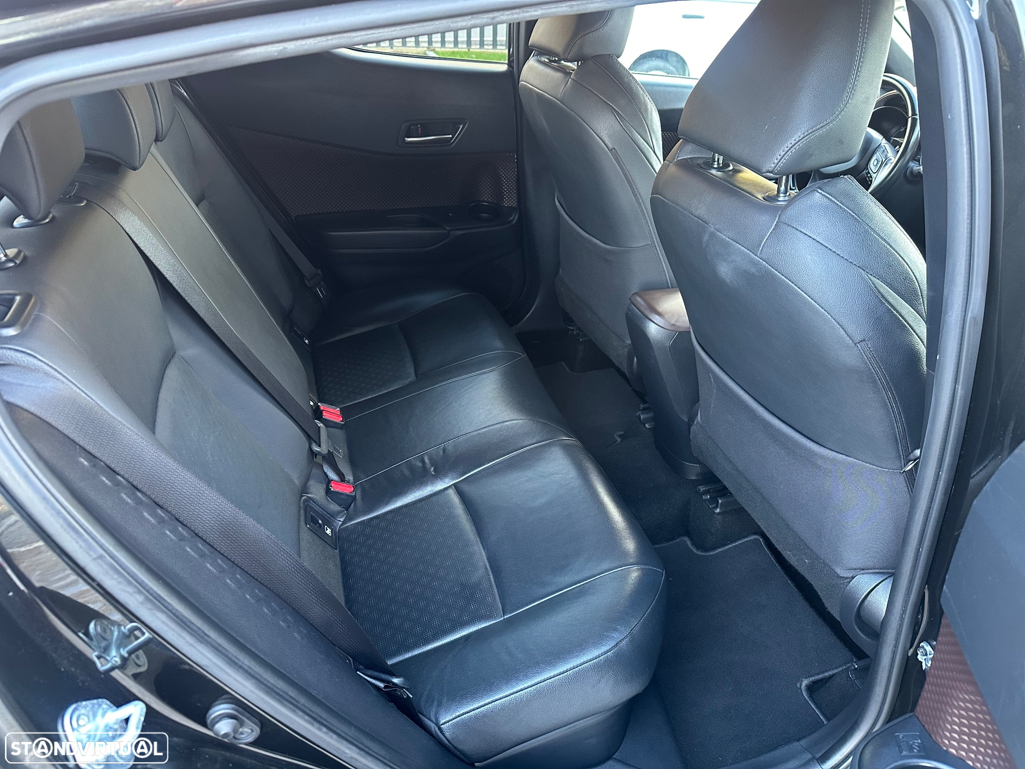 Toyota C-HR 1.8 HSD Exclusive+P.Luxury - 19