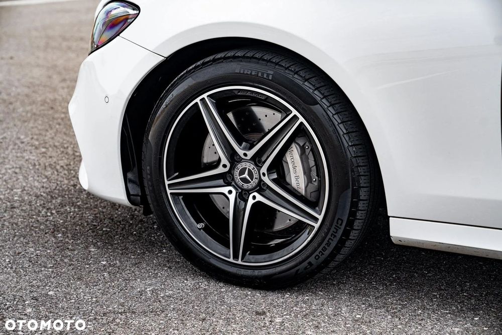 Mercedes-Benz Klasa E 300 9G-TRONIC AMG Line - 16