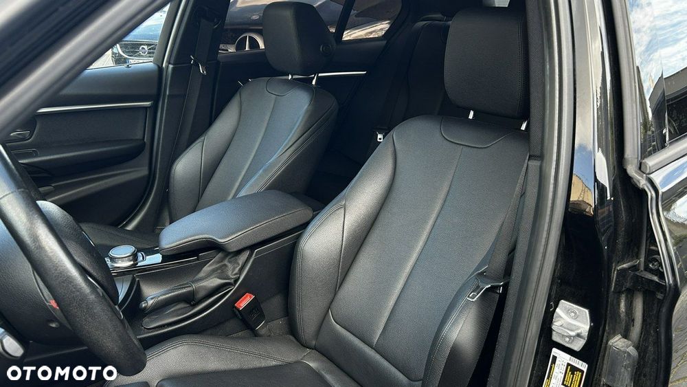 BMW Seria 3 330i xDrive Advantage sport - 8