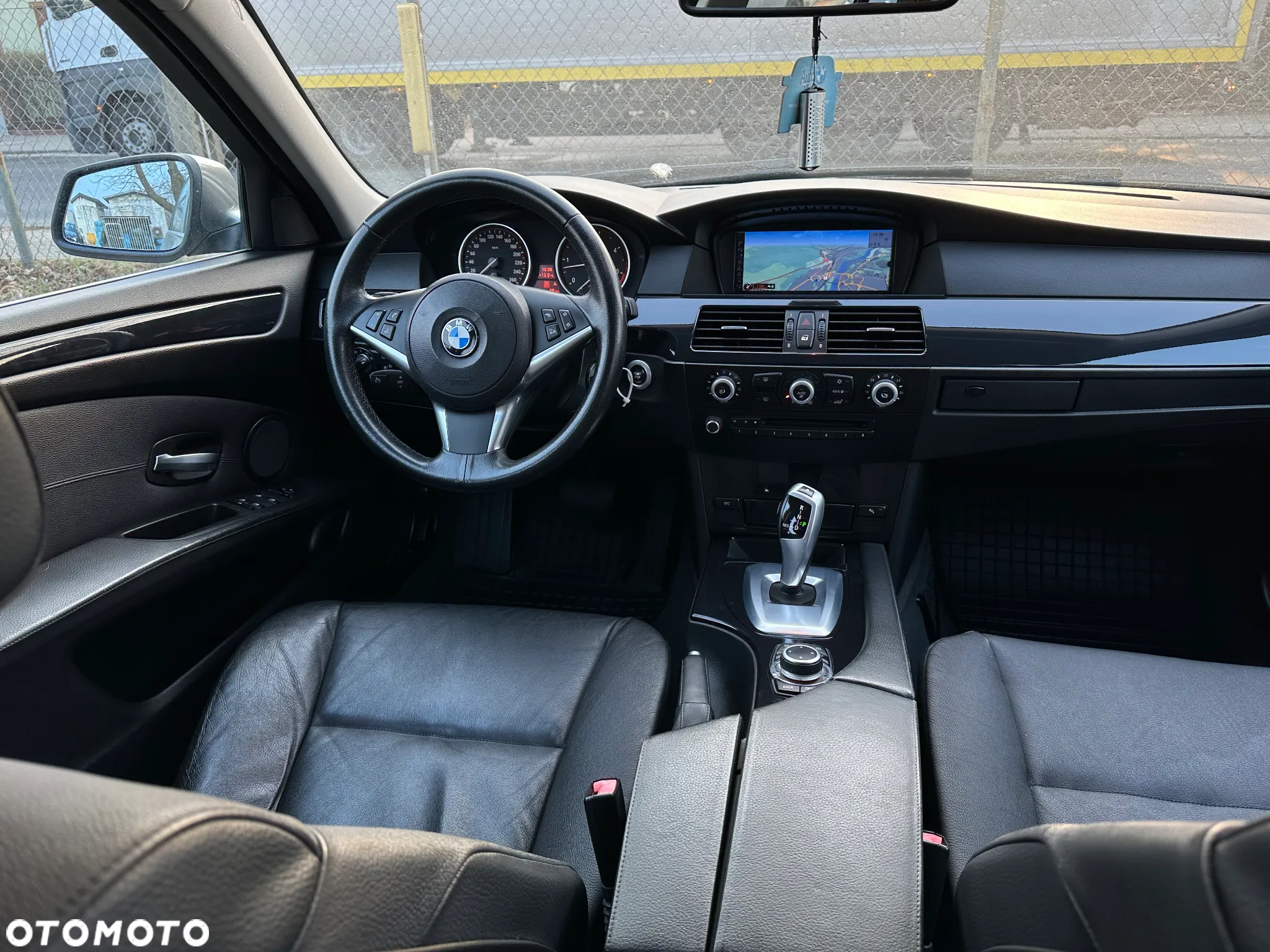 BMW Seria 5 525d xDrive Touring Edition Exclusive - 11