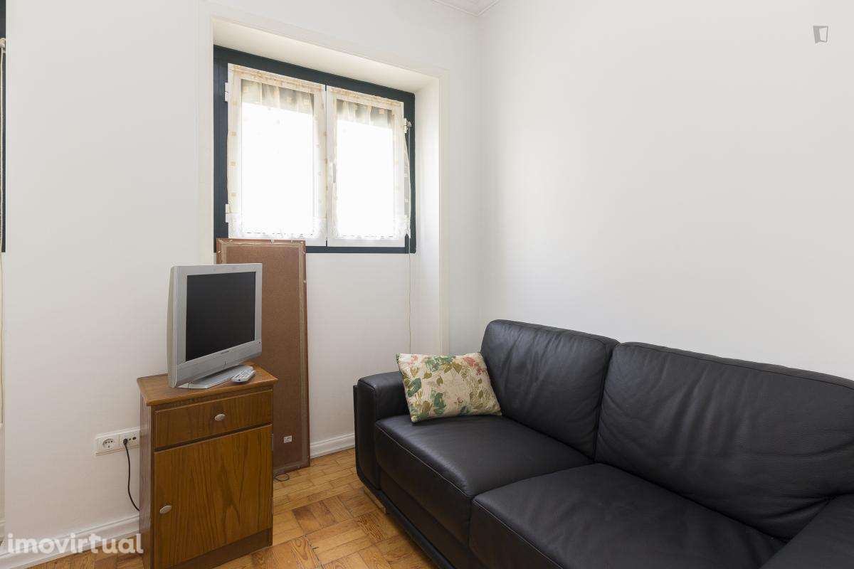 Quarto - localizado em Montes Claros Coimbra - Grande imagem: 4/14