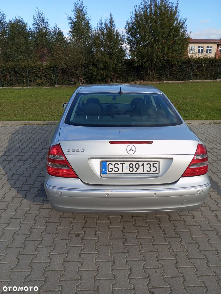 Mercedes-Benz Klasa E 320 T Elegance - 2