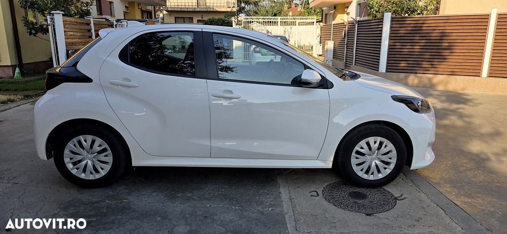 Toyota Yaris 1.0 L Eco - 10