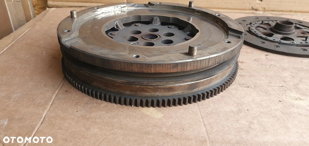 Sprzęgło kompletne koło tarcza docisk dwumas dwumasa BMW I F20 1.6 7621180 7614325 - 3
