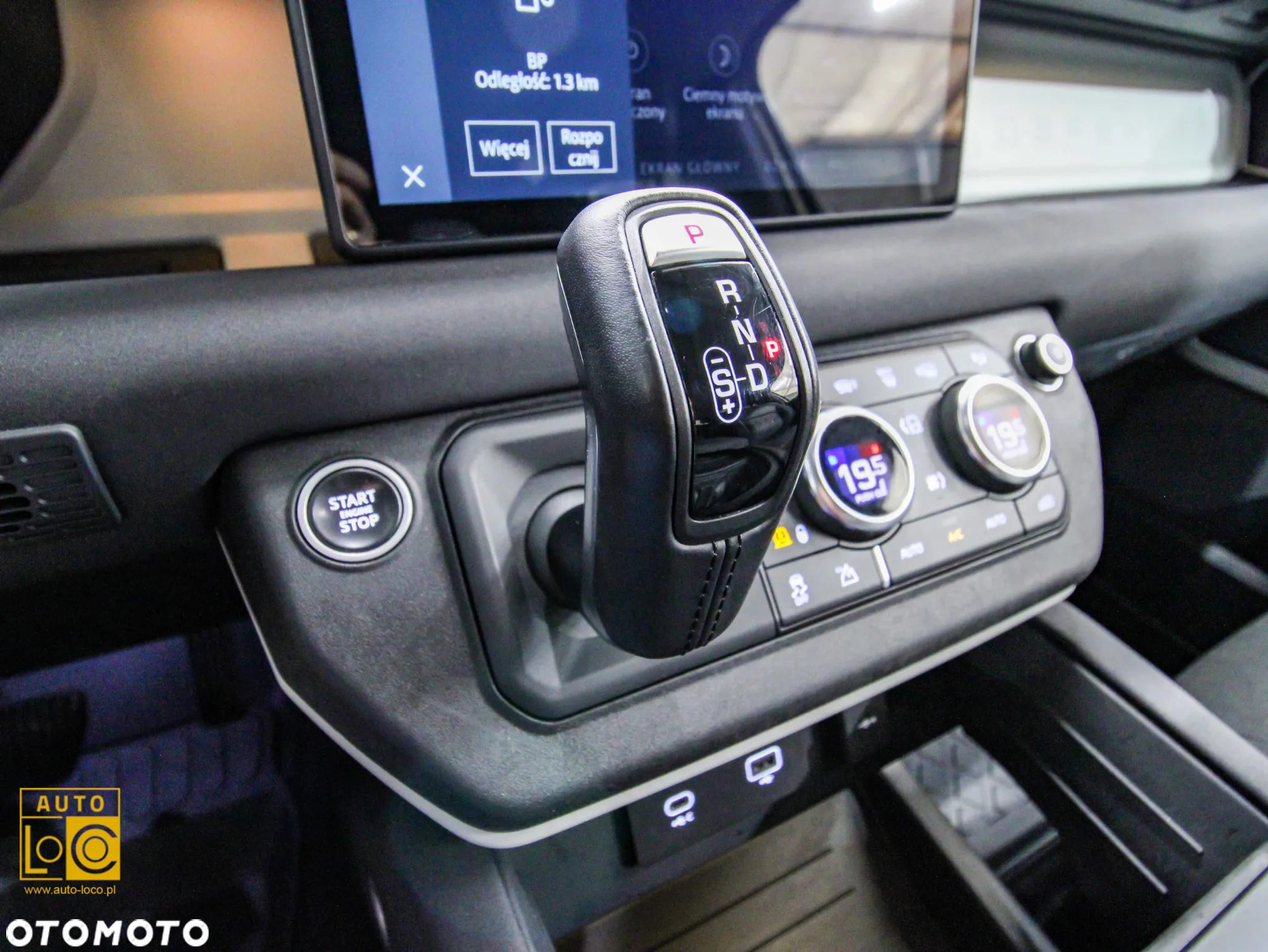 Land Rover Defender 90 D250 HSE - 32
