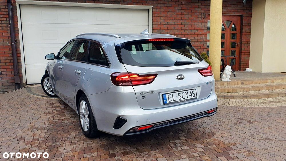 Kia Ceed - 10
