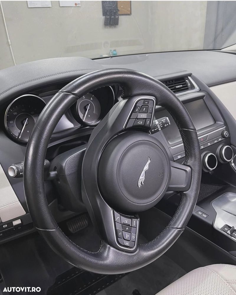 Jaguar E-Pace D150 AWD Base - 8