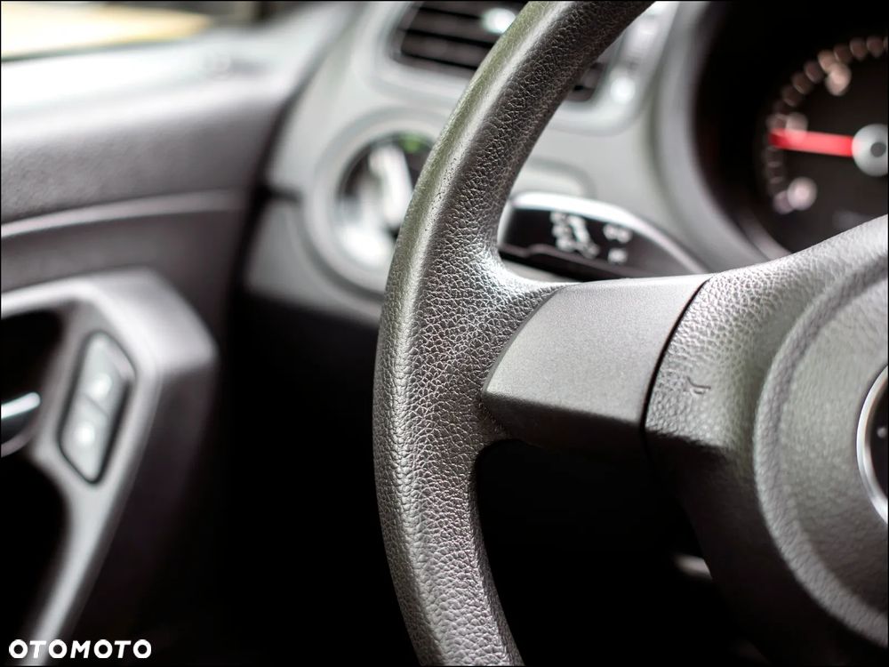 Volkswagen Polo - 19