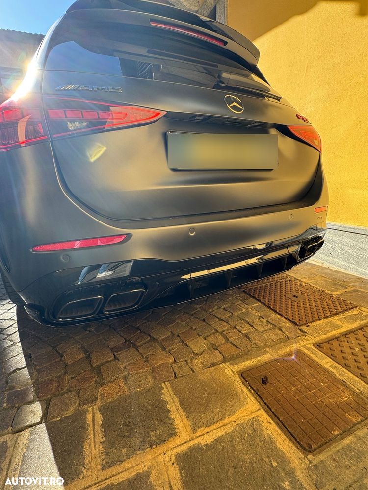 Mercedes-Benz C 63 AMG - 12