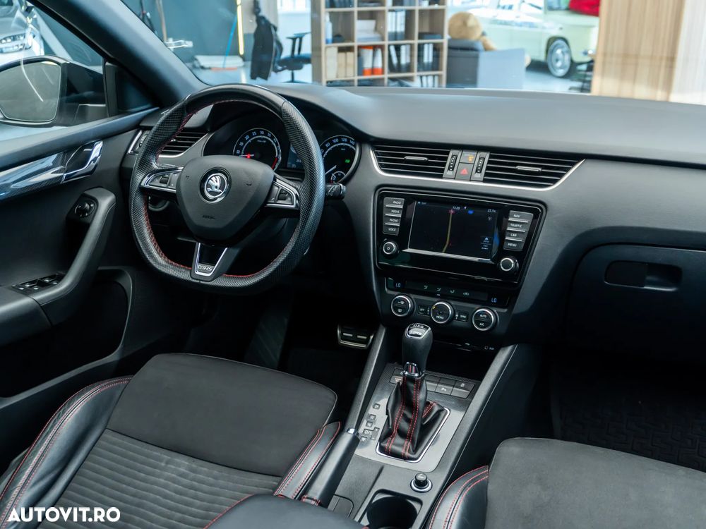 Skoda Octavia 2.0 TDI 4X4 DSG RS - 41