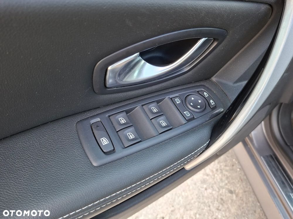 Renault Laguna ENERGY dCi 175 FAP Start & Stop GT - 13