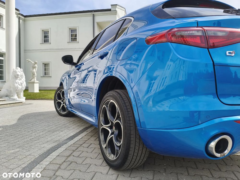 Alfa Romeo Stelvio 2.0 Turbo 16V AT8-Q4 Veloce Ti - 22