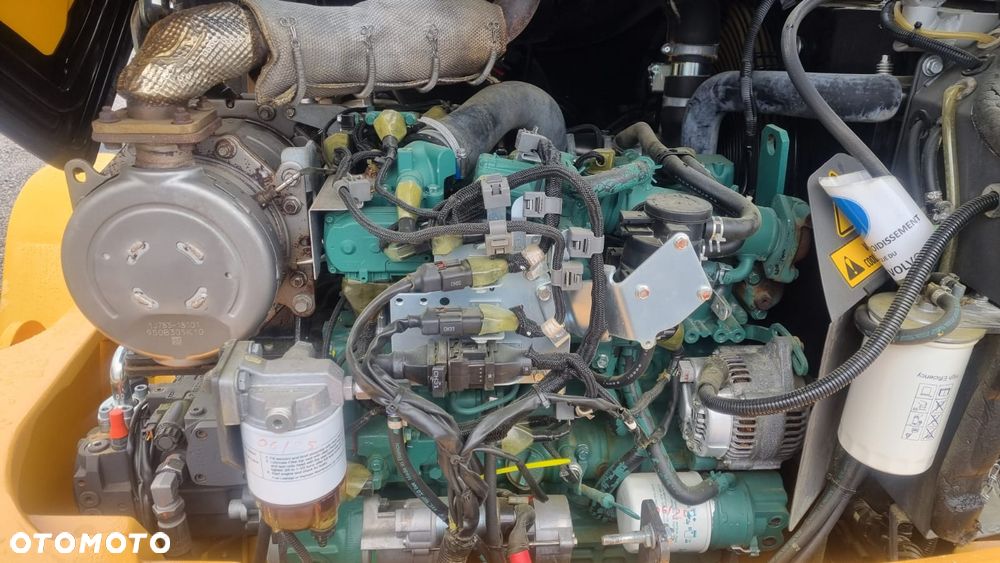 Volvo L30G/Maszyna sprowadzona/ 4749h/ - 23