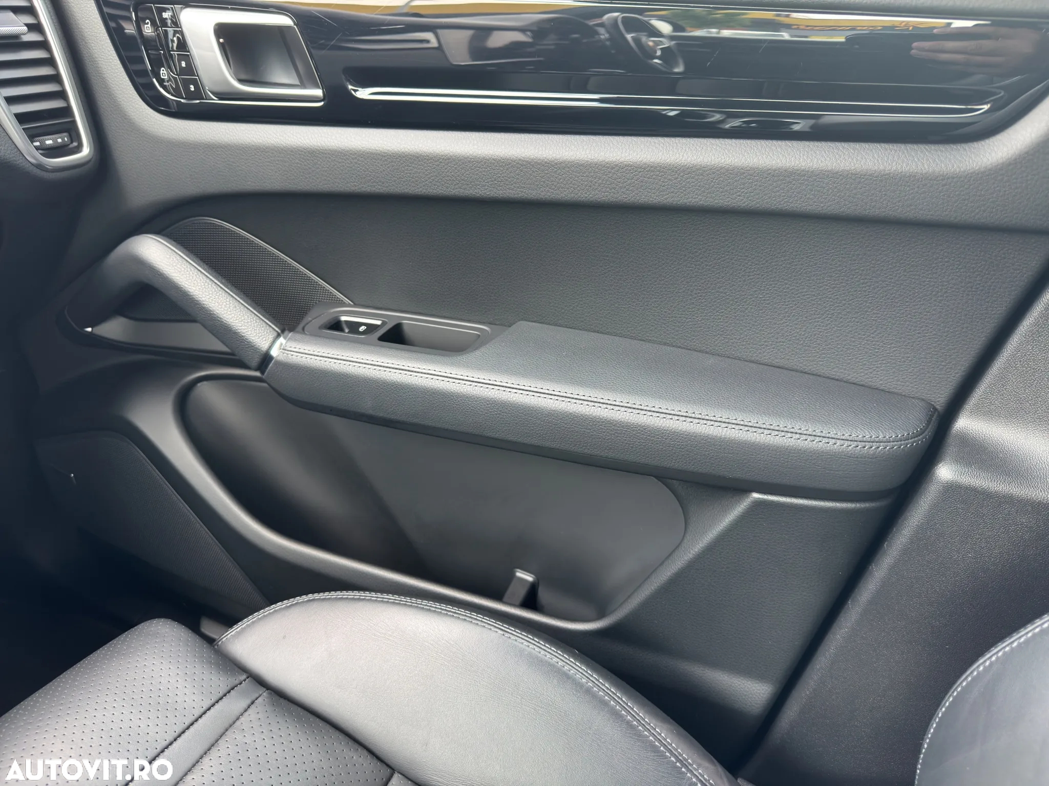 Porsche Cayenne Coupe - 26