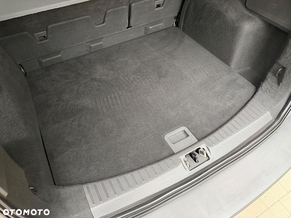 Ford Kuga - 24