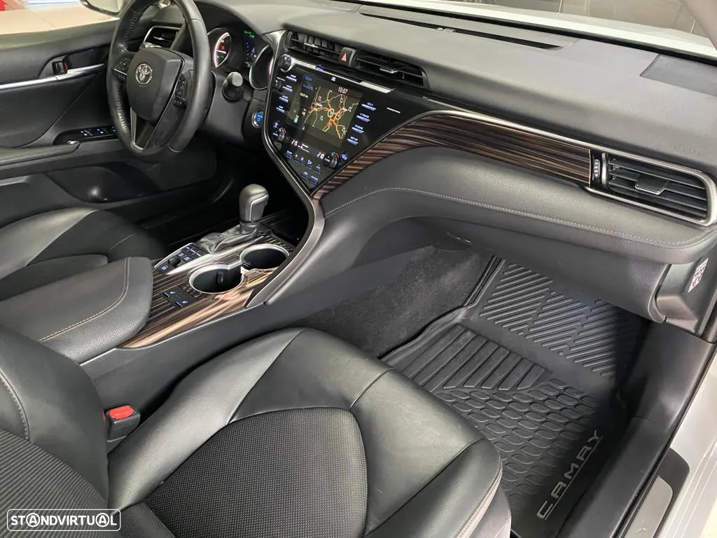 Toyota Camry 2.5 Hybrid Luxury - 20