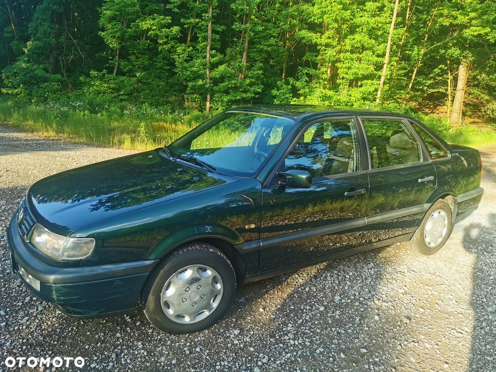 Volkswagen Passat 1.8 GL - 13