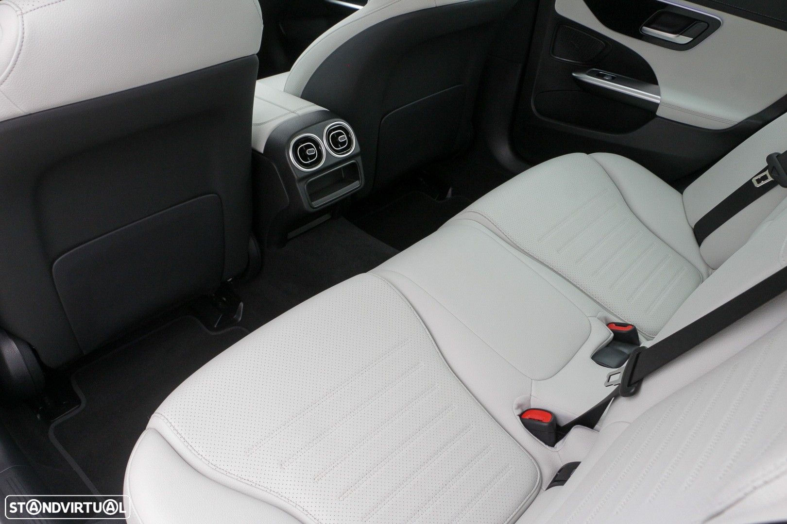 Mercedes-Benz C 300 de AMG Line - 21