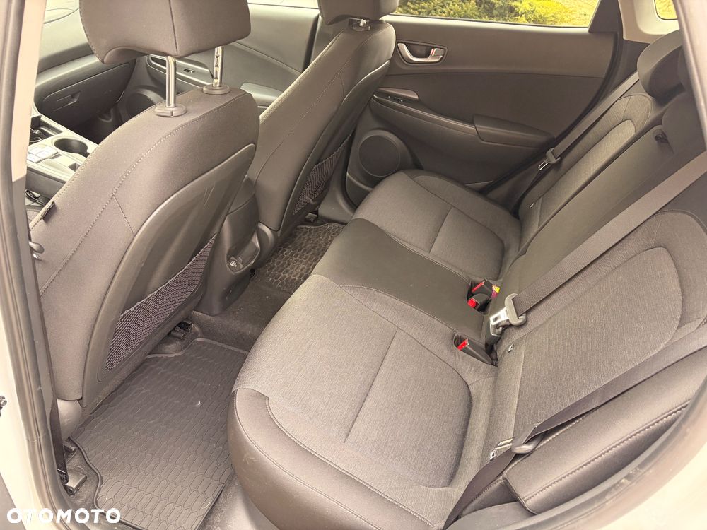 Hyundai Kona 64kWh Executive - 8