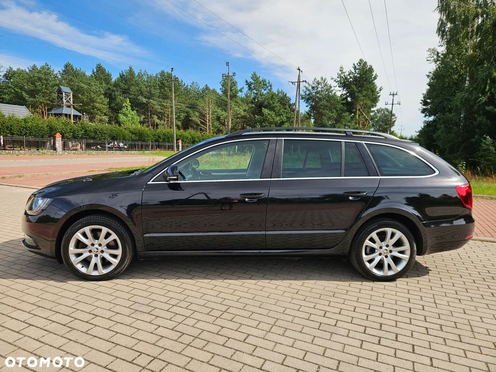 Skoda Superb 2.0 TDI Green tec DSG Elegance - 4