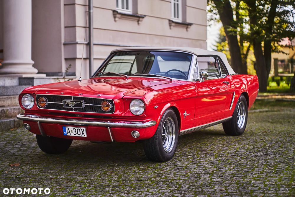 Ford Mustang - 1