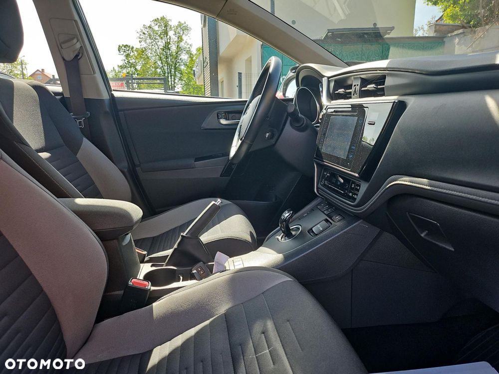 Toyota Auris - 10