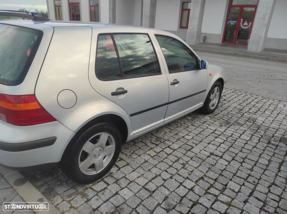 VW Golf 1.9 TDi Highline - 3