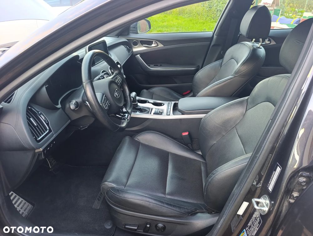 Kia Stinger - 19