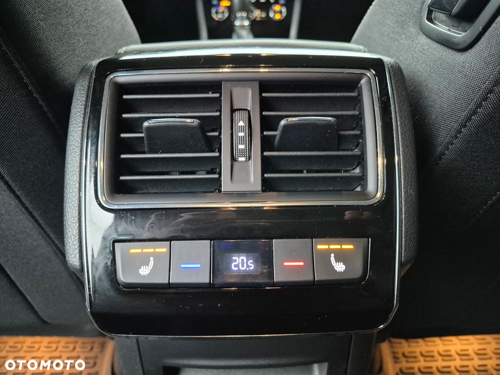 Skoda Superb 2.0 TDI SCR Style DSG - 24