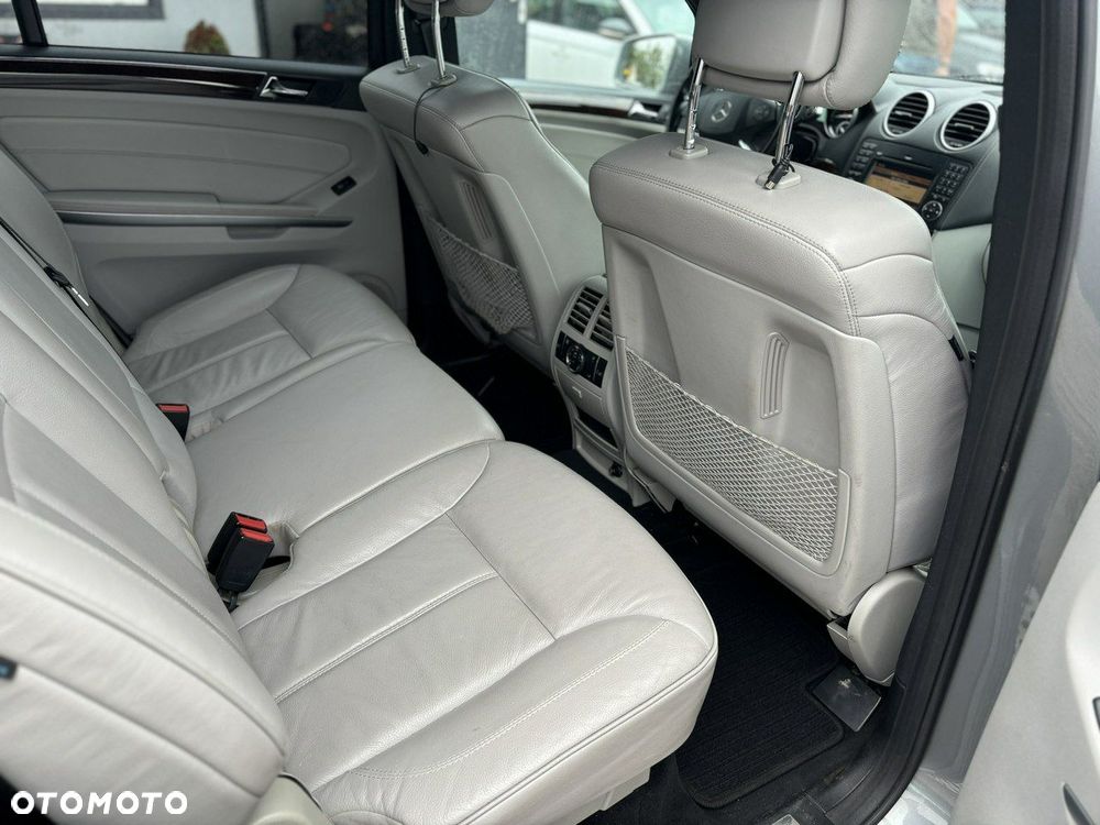 Mercedes-Benz GL - 33