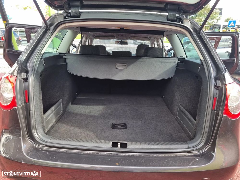 VW Passat Variant 1.6 FSi Trendline - 20