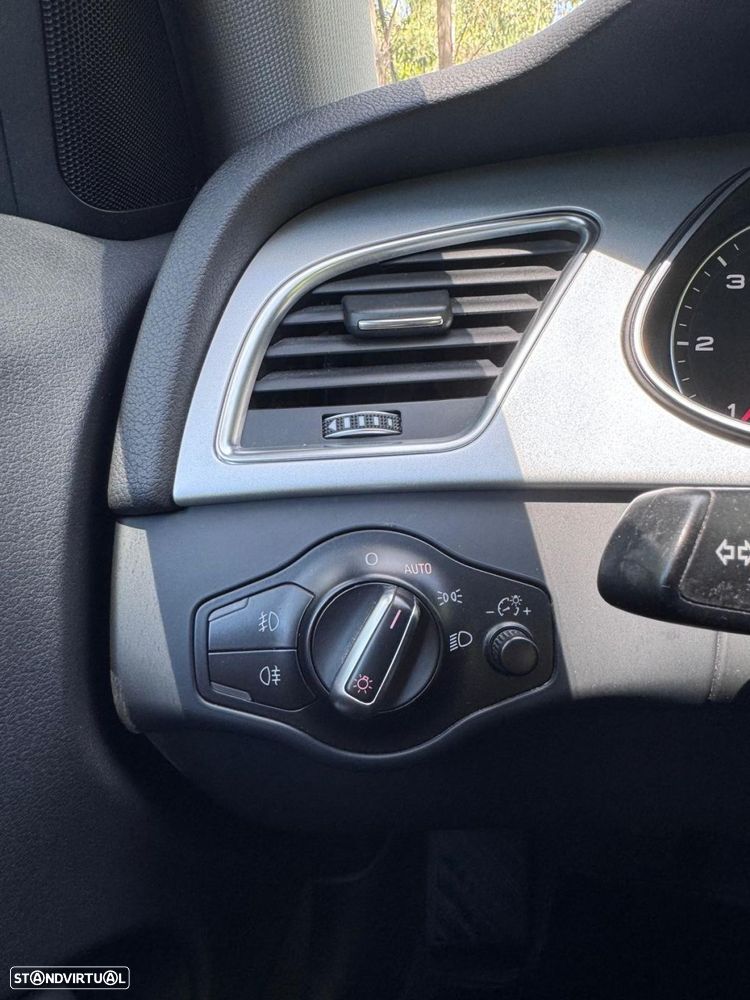 Audi A4 Avant 2.0 TDI Business Line Sport - 28