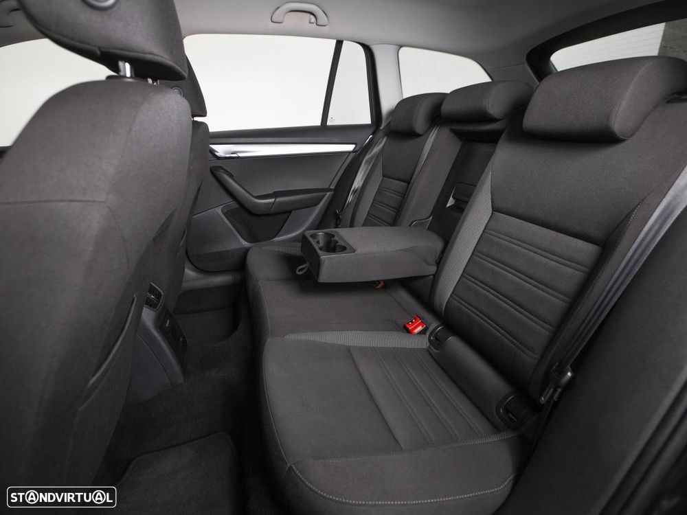 Skoda Octavia Break 2.0 TDI Ambition DSG - 9
