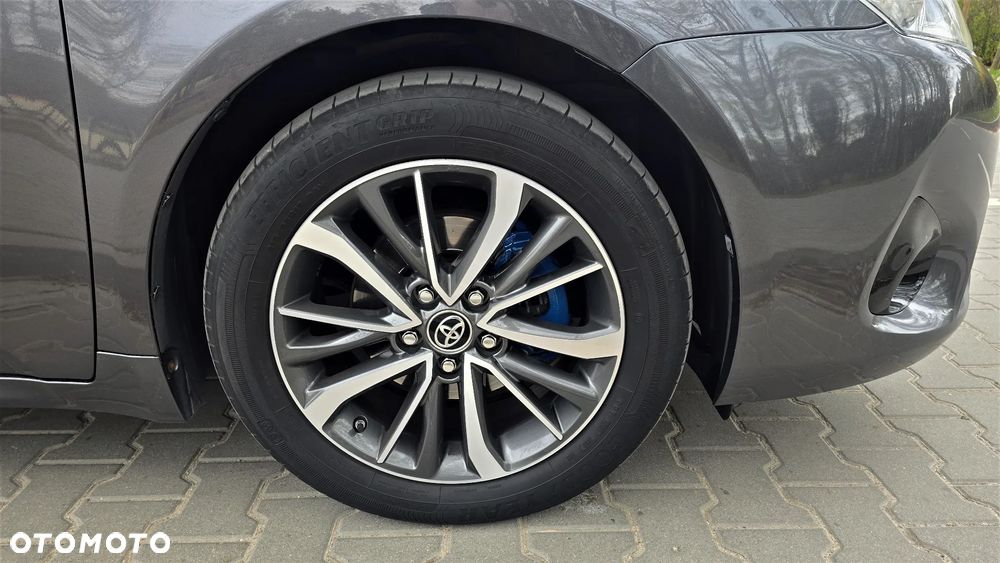 Toyota Avensis 1.8 Premium - 12