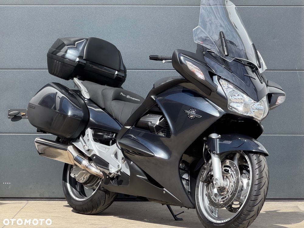 Honda ST - 1